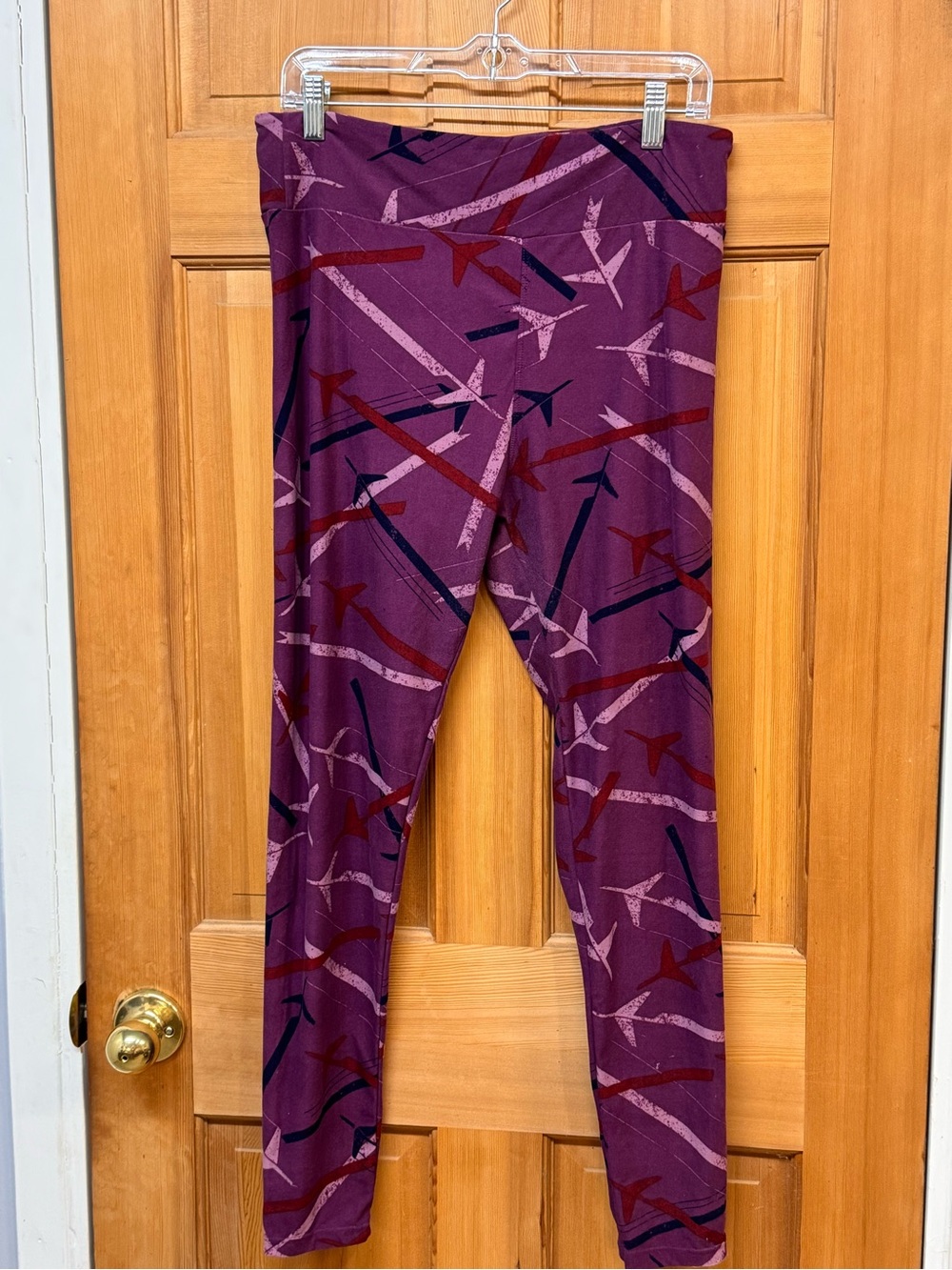 LuLaRoe Purple Arrow-Print Leggings